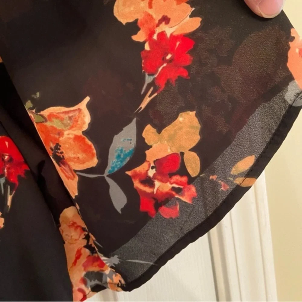 Everly Floral Bell Sleeve‎ Shift Dress Size M